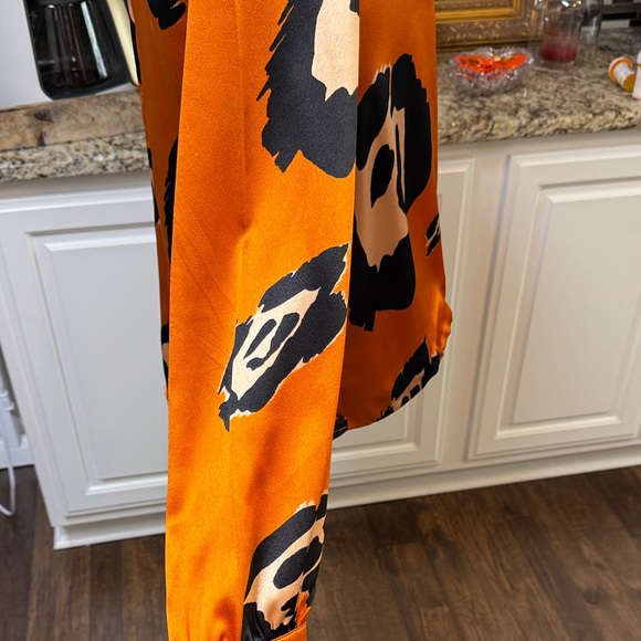 Honey Punch Bold Orange Leopard Wrap Blouse - Picture 4 of 9